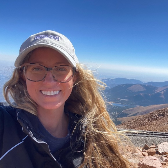 Meet your Posher, Cati - Picture 2 of 2